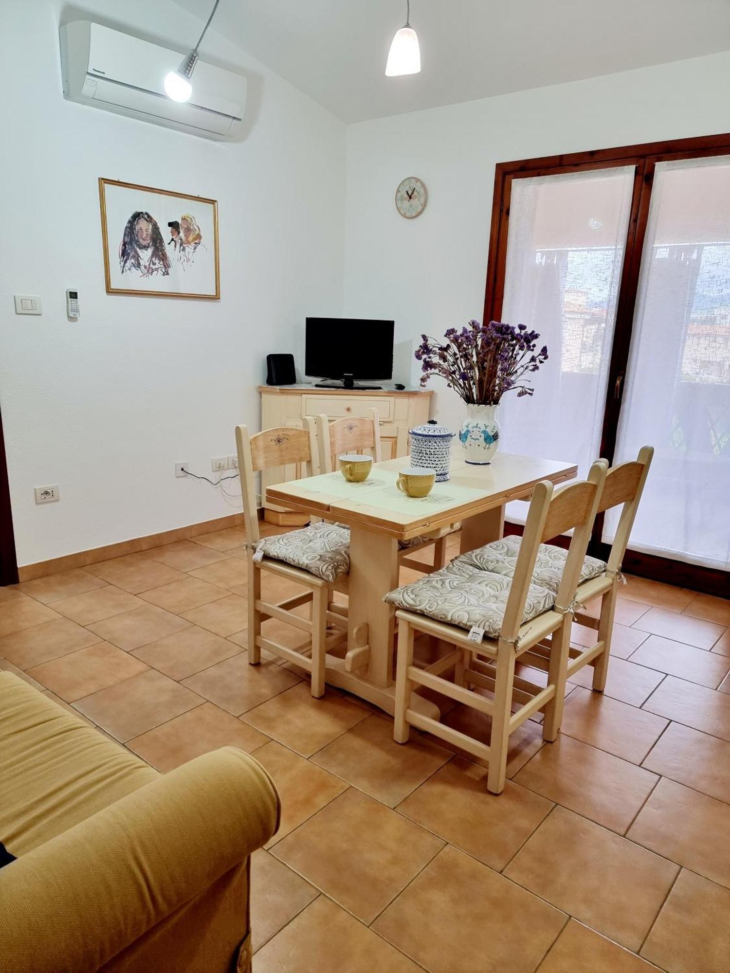 Apartament La Casa Di Arly Olbia Zewnętrze zdjęcie
